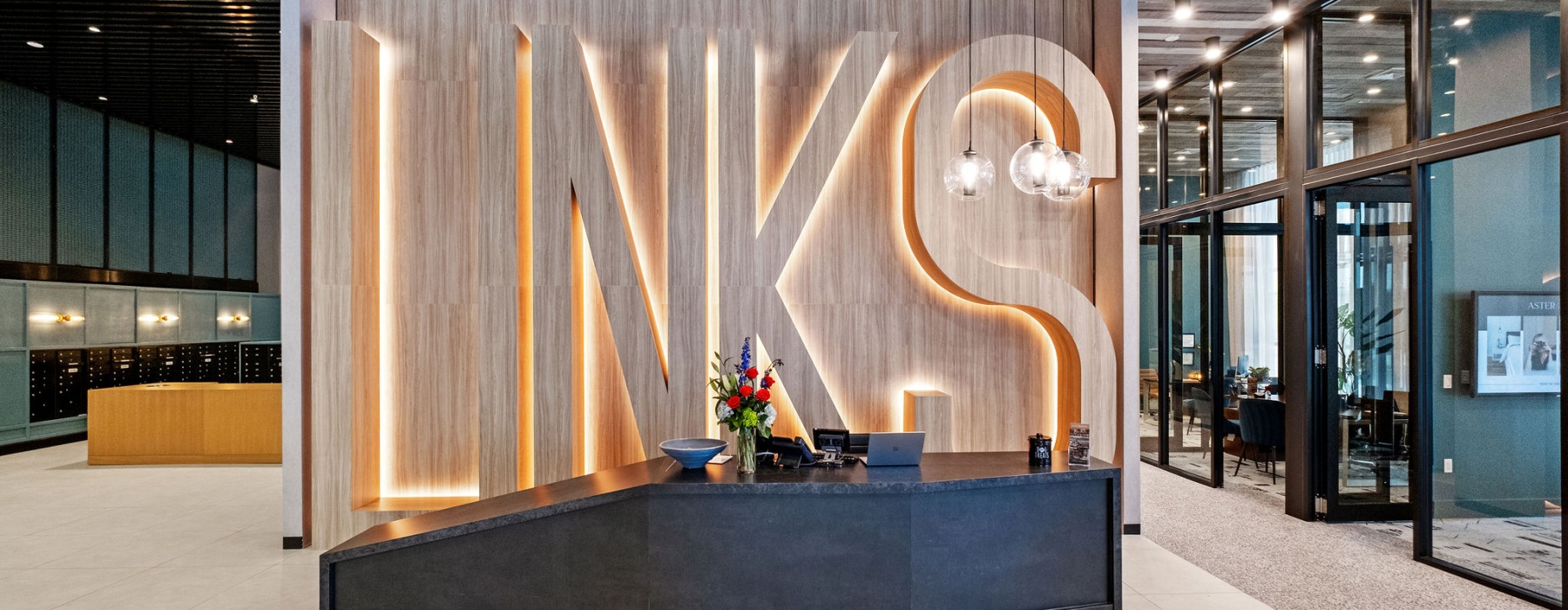 Illuminated Sign of Links